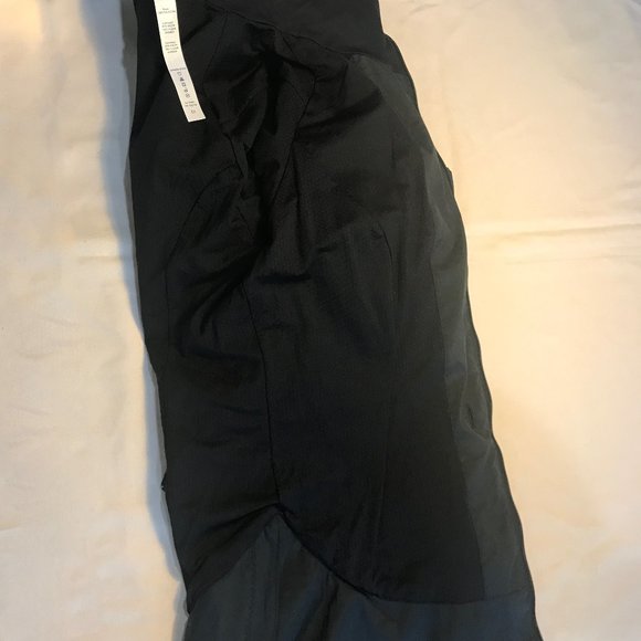 Like New Lululemon Run: Make A Break Jacket (worn once) - Picture 7 of 12